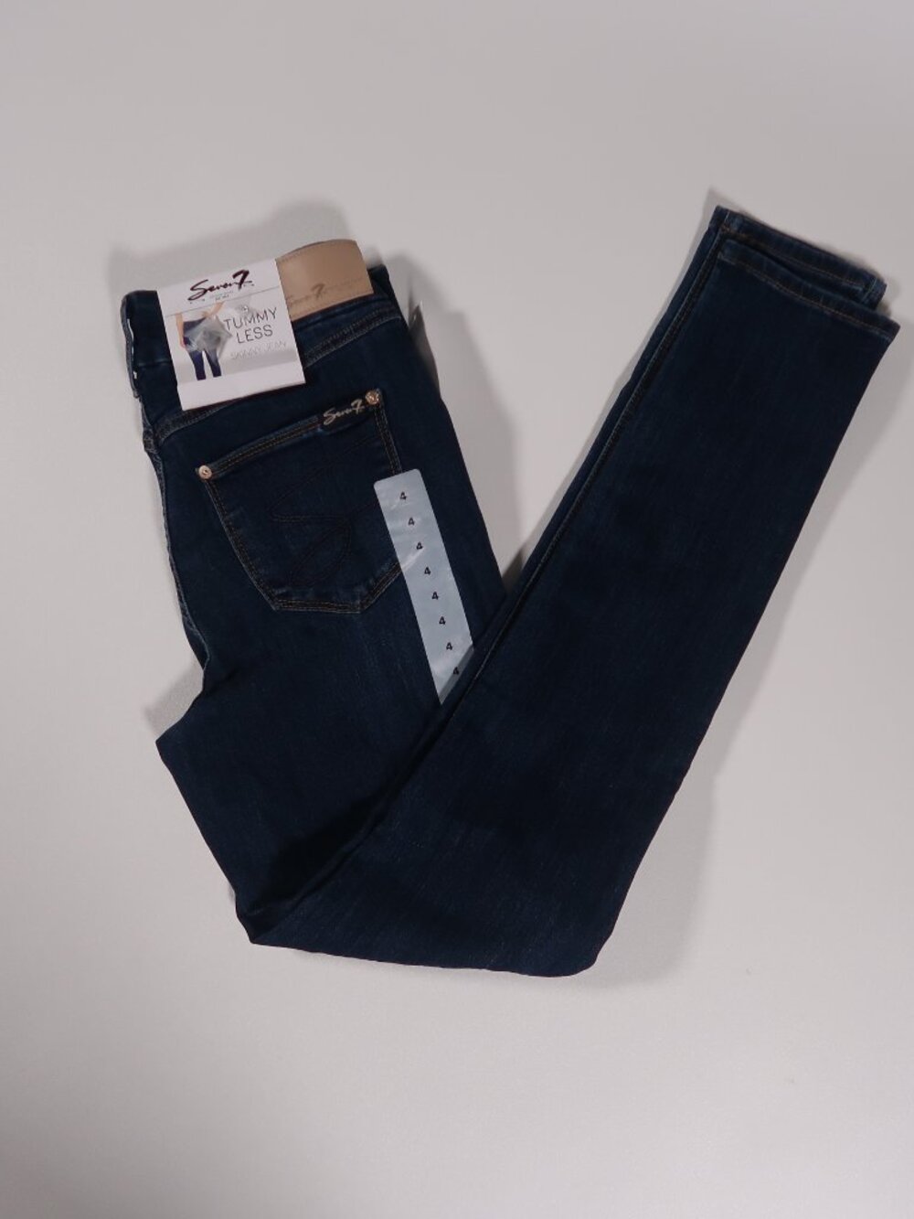Seven7 Indigo Blue Denim Jeans - Classic Five-Pocket
Button needs repaired,As Is